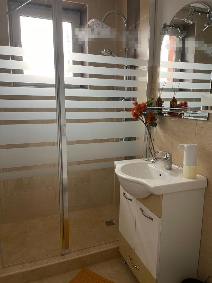 Guest House-Straja Lupeni Lupeni  Экстерьер фото